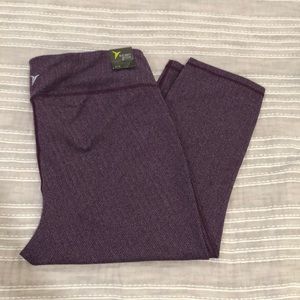NWT Old Navy Active Go-Dry Fitted Cropped XL